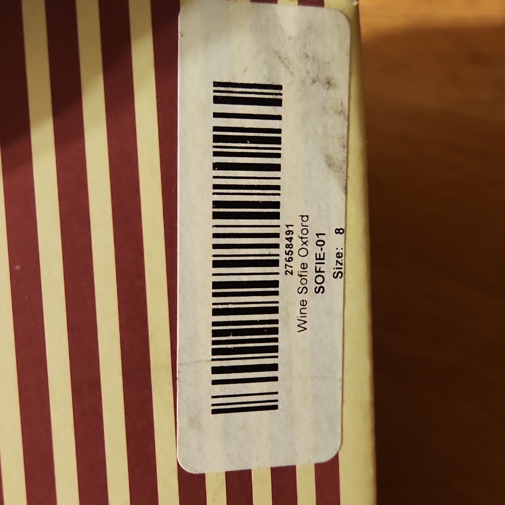 BAMBOO Sofie Women’s Wine Oxford Shoe